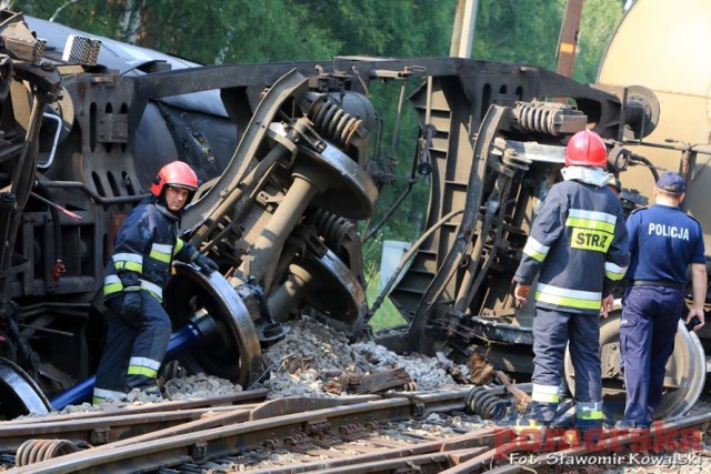 W Otłoczynie wykoleiły się cztery cysterny [ZDJĘCIA]