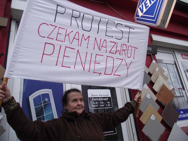 Jelenia Góra: Emerytka okupuje sklep. Pani Ania protestowała 24 września.