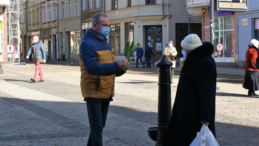 W Dniu Kobiet działacze Wiosny Roberta Biedronia: Rafał...