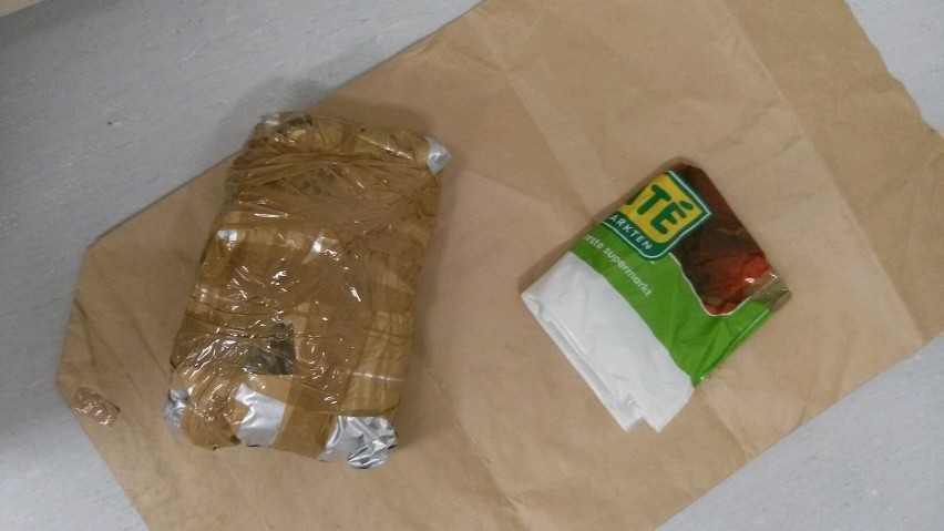 Ponad dwa kilogramy narkotyków znalezione na Niebuszewie [zdjęcia]