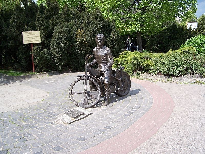 Pomnik Edwarda Jancarza w Gorzowie Wielkopolskim.