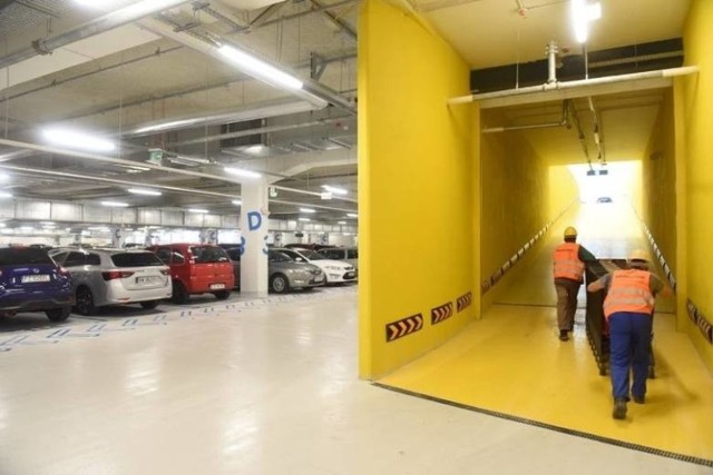 Za parking przy galerii Focus Mall trzeba zapłacić