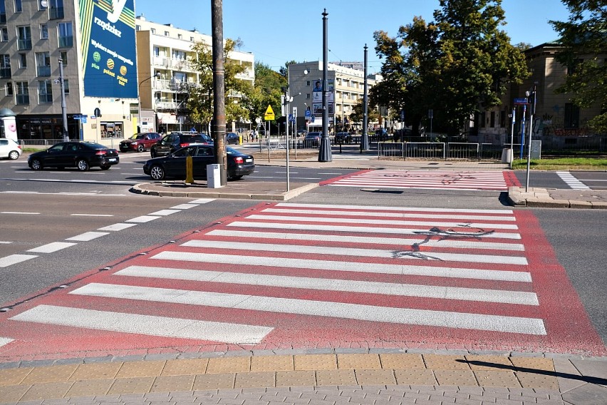 Przejście dla pieszych przy placu Bankowym zyska sygnalizację świetlną. To jedne z najniebezpieczniejszych pasów w Warszawie 