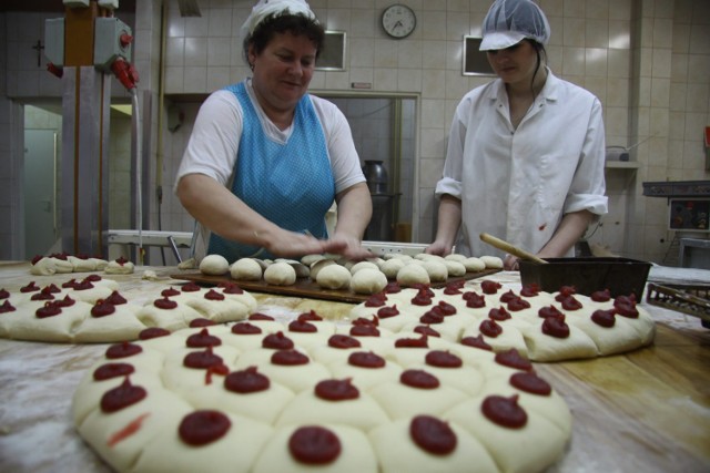 Tłusty czwartek. Dziś królują paczki i faworki