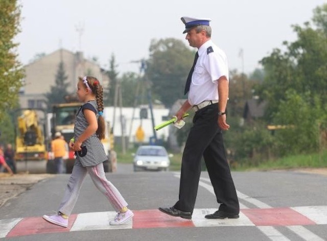 Policja pomoże zapewnić dzieciom bezpieczną drogę do szkoły