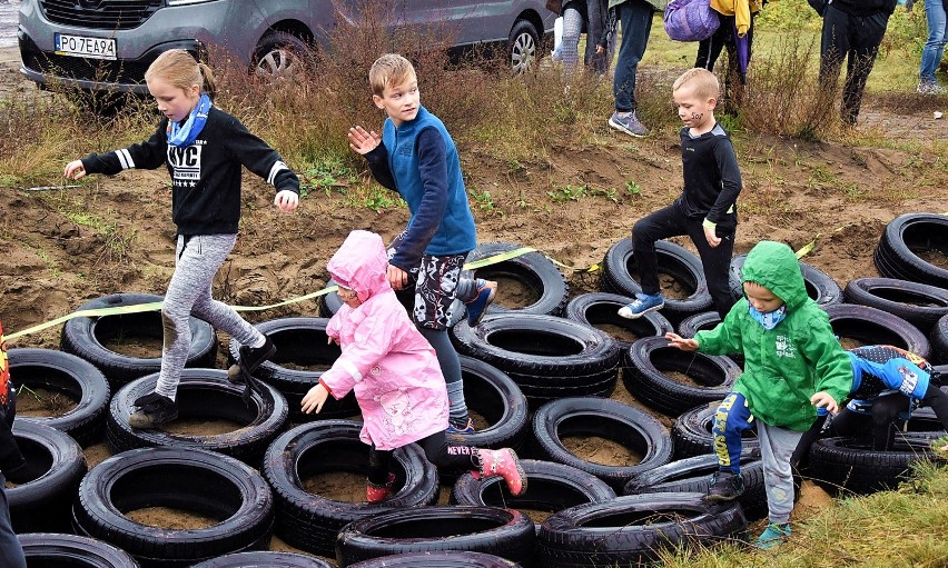 Biegi. Przed ekstremalnym biegiem Miki Run 2020 w Pile swoją trasę pokonały dzieci. Zobaczcie zdjęcia