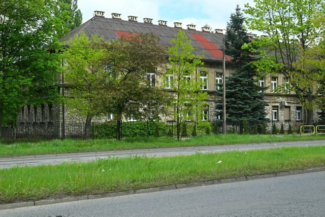 Szkoła Podstawowa nr 11 w Dąbrowie Górniczej będzie remontowana 

Zobacz kolejne zdjęcia/plansze. Przesuwaj zdjęcia w prawo naciśnij strzałkę lub przycisk NASTĘPNE