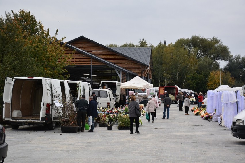 Pierwszy dzień targowy na Miejskim Targowisku "Mój Rynek" w...