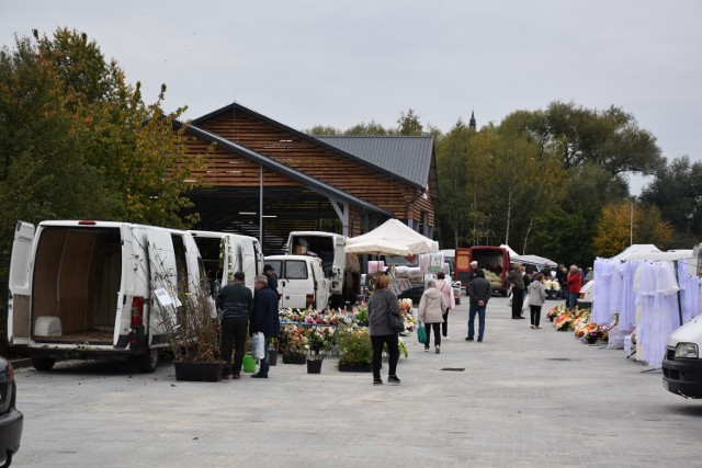 Pierwszy dzień targowy na Miejskim Targowisku "Mój Rynek" w Kańczudze.