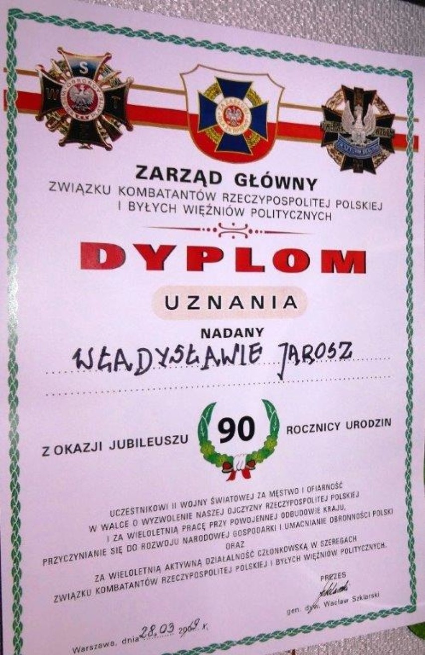 90-te urodziny mieszkanki Darłowa. Dyplom uznania dla Władysławy Jarosz [ZDJĘCIA]