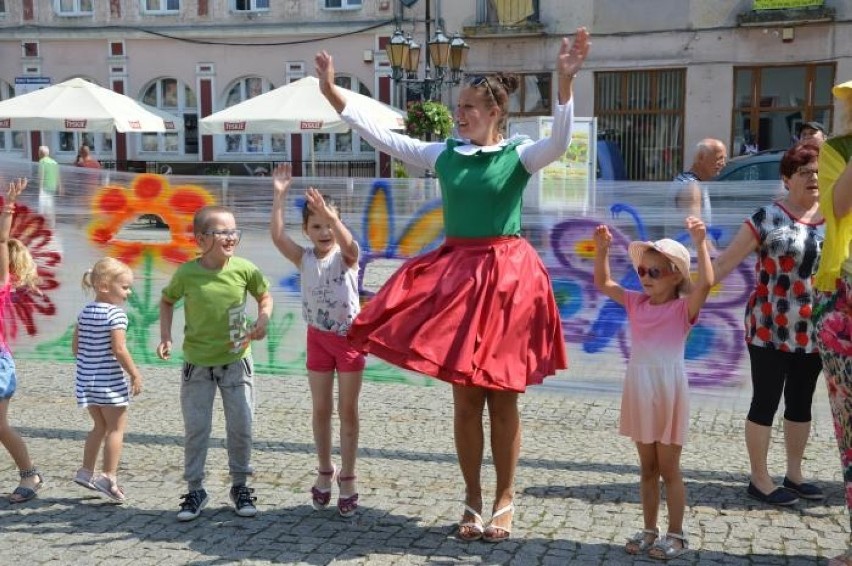 Dzień Dziecka w Świebodzinie. Wspólne malowanie, tańce, śpiewy... Tak bawili się najmłodsi! [dużo zdjęć]