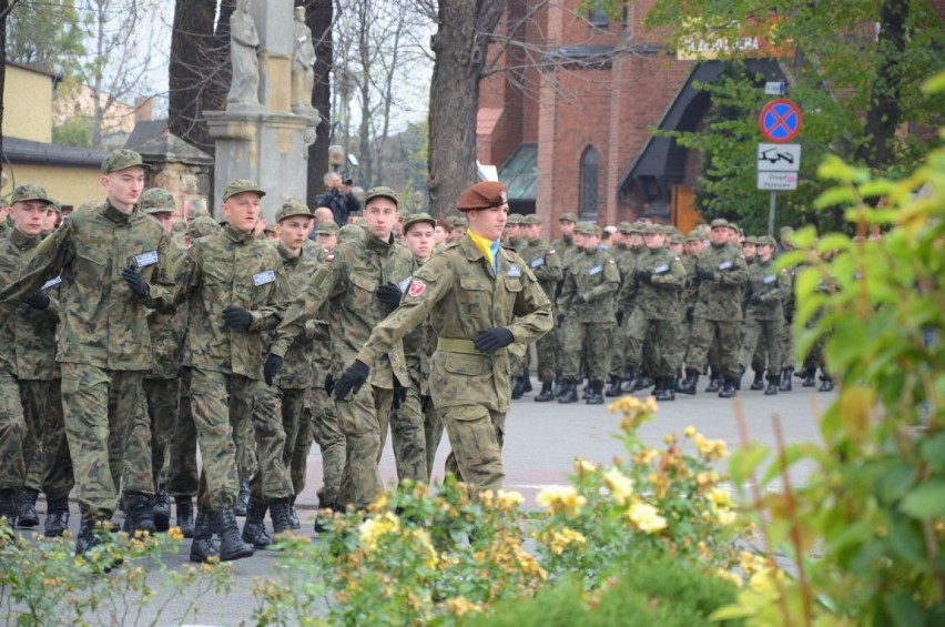 Uczniowie klas mundurowych złożyli przysięgę na rydułtowskim...