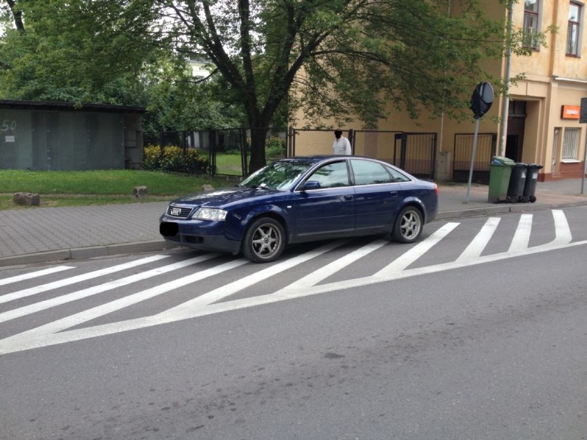 Mistrzowie Parkowania w Tomaszowie Mazowieckim. Parkowanie w centrum Tomaszowa okiem straży miejskiej [ZDJĘCIA]