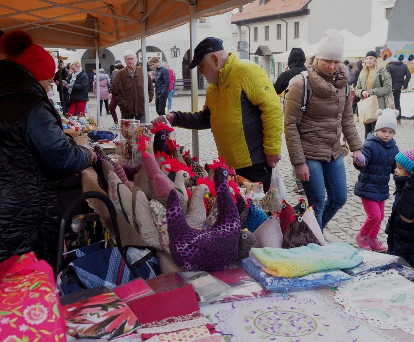 Kiermasz Produktów Lokalnych w Kazimierzu Dolnym. ZOBACZ ZDJĘCIA