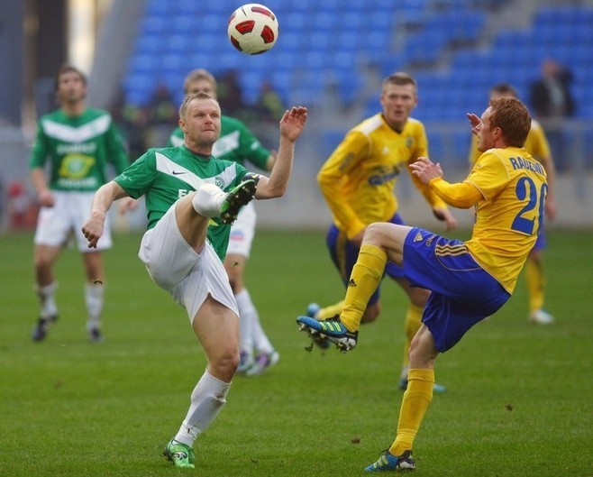 Żółto-niebiescy remisują w Poznaniu. Warta - Arka 1:1