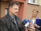 Urzędnicy z Andrychowa sprawdzili, czy radny Małecki sypia w domu