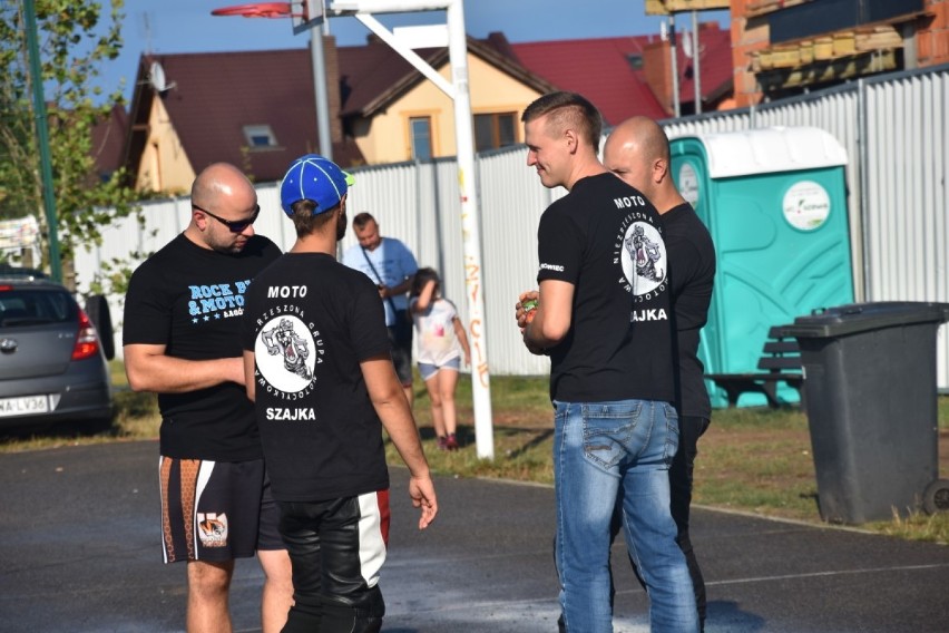 Na boisku przy ulicy Mikołajczyka w Wągrowcu trwa festyn charytatywny dla Dominiki [FOT.] 