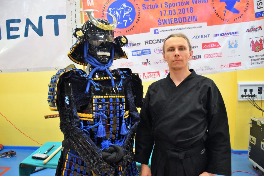 Michał Borkowski ze Szczańca lubi uprawiać Ju-Jitsu, zajmują go japońskie miecze i zbroja samuraja 