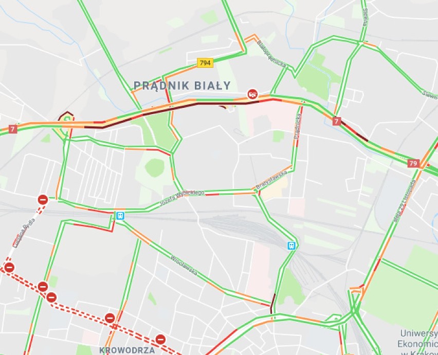 Kraków. Wypadek na Opolskiej, duże utrudnienia w ruchu [KRÓTKO]