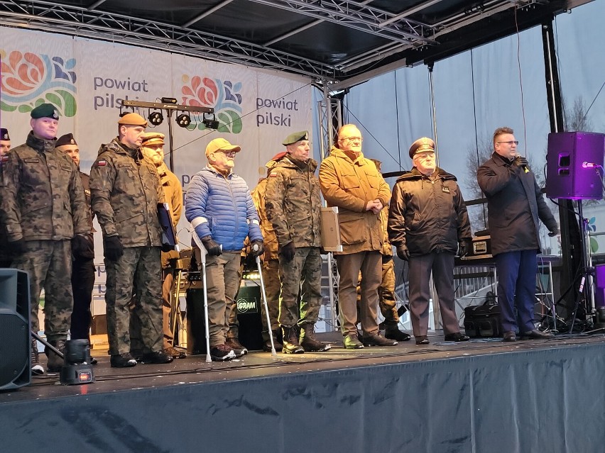 Pierwszy Zimowy Rodzinny Piknik Wojskowy na Stadionie Powiatowym