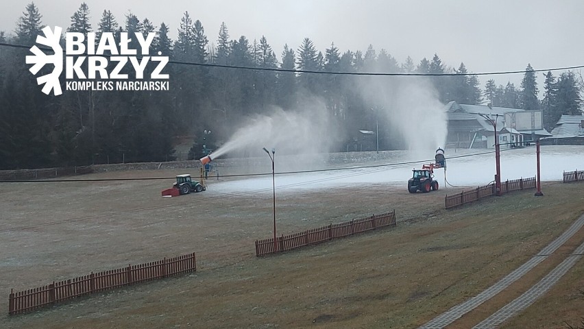 Śnieg spadł w Beskidach - zobacz ZDJĘCIA z gór! Ruszyło nawet naśnieżanie na Białym Krzyżu