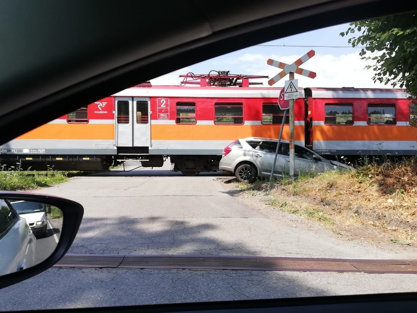 Przejazd kolejowy Barwałd Górny. Kolizja z pociągiem