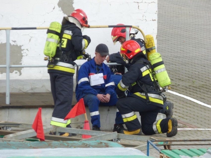 Ćwiczenia strażaków w rozlewni gazu w Sąpolnie