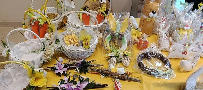 Jarmark Wielkanocny w Miejskim Centrum Kultury w Skarżysku-Kamiennej. Były cudowne świąteczne ozdoby. Zobacz zdjęcia