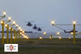 Śmigłowce Apache w Łasku, pojazdy wojskowe na drogach. To ćwiczenia Saber Strike 2022