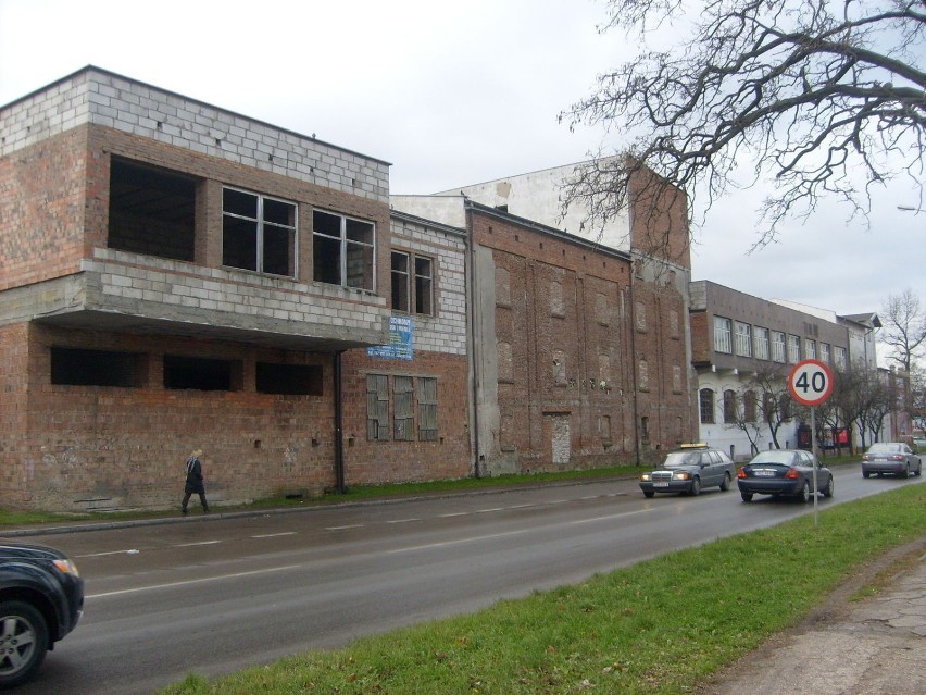 Częściowo odrestaurowany Browar Saskich w Ostrowcu...