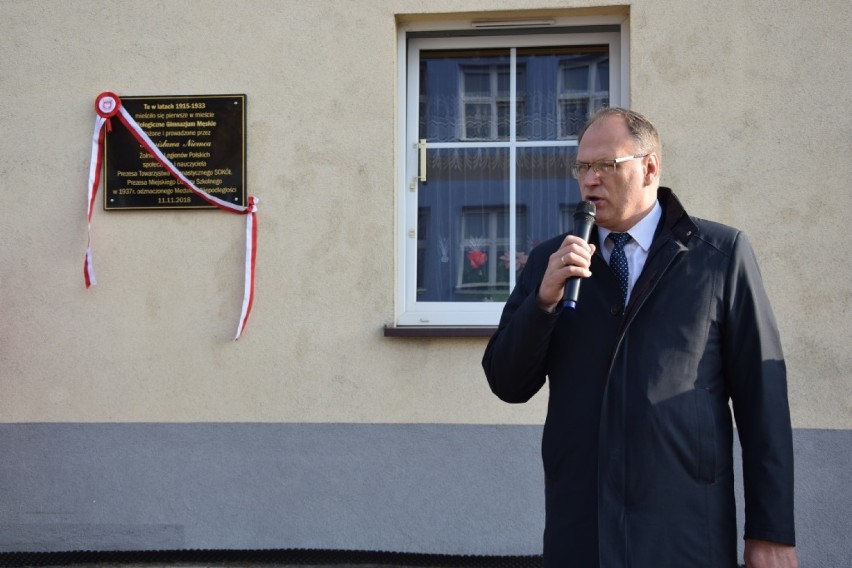 Radomsko: Odsłonięcie tablicy upamiętniającej Gimnazjum Stanisława Niemca [ZDJĘCIA]