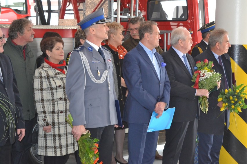 Pożegnanie starego i powitanie nowego komendanta straży pożarnej w Pleszewie