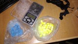 Narkotykowe zatrzymania na kieleckim Czarnowie. Policjanci przejęli zakazane tabletki