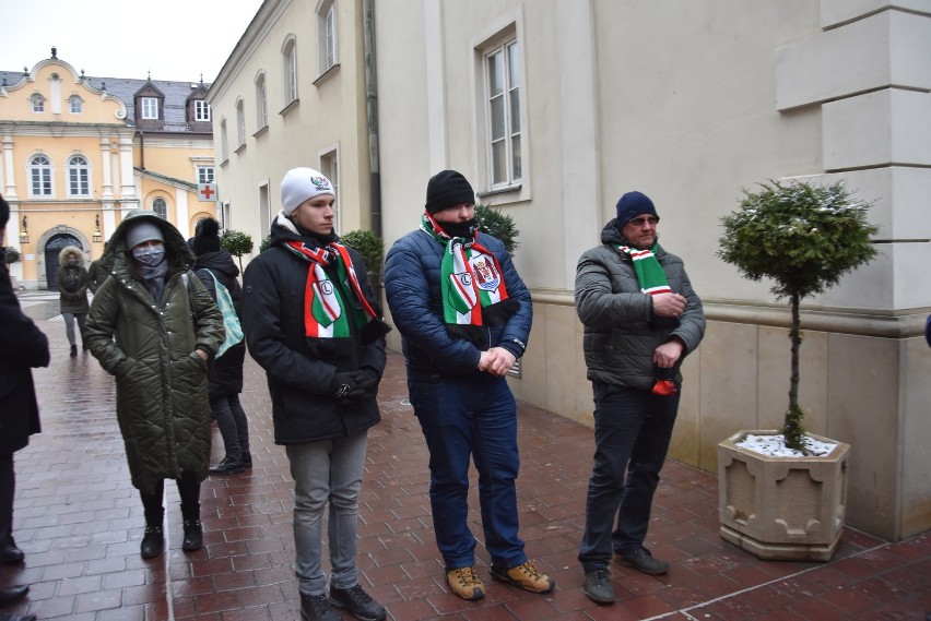 Pielgrzymka kibiców na Jasną Górę w czasie pandemii koronawirusa ZDJĘCIA