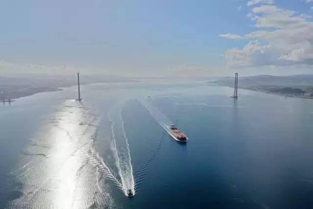 W Turcji uroczyście otwarto najdłuższy most wiszący na świecie. Ma ponad 2,6 km długości.