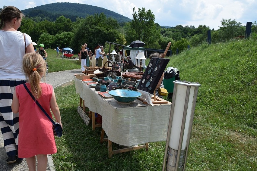 Cała Małopolska świętuje dzisiaj w Szymbarku. Są rycerze i bractwo kurkowe, stoiska ze starociami, pokazy