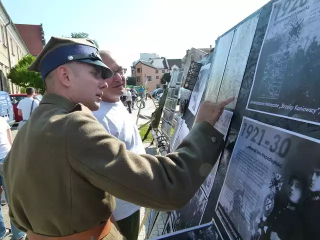 W klimat wrześniowych obchodów sieradzan wprowadziła już przed tygodniem wojskowa impreza "W przededniu wojny"