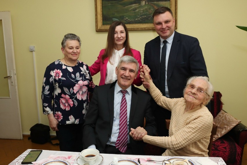 Pani Maria Pyzowska świętowała 103. urodziny wspólnie z...