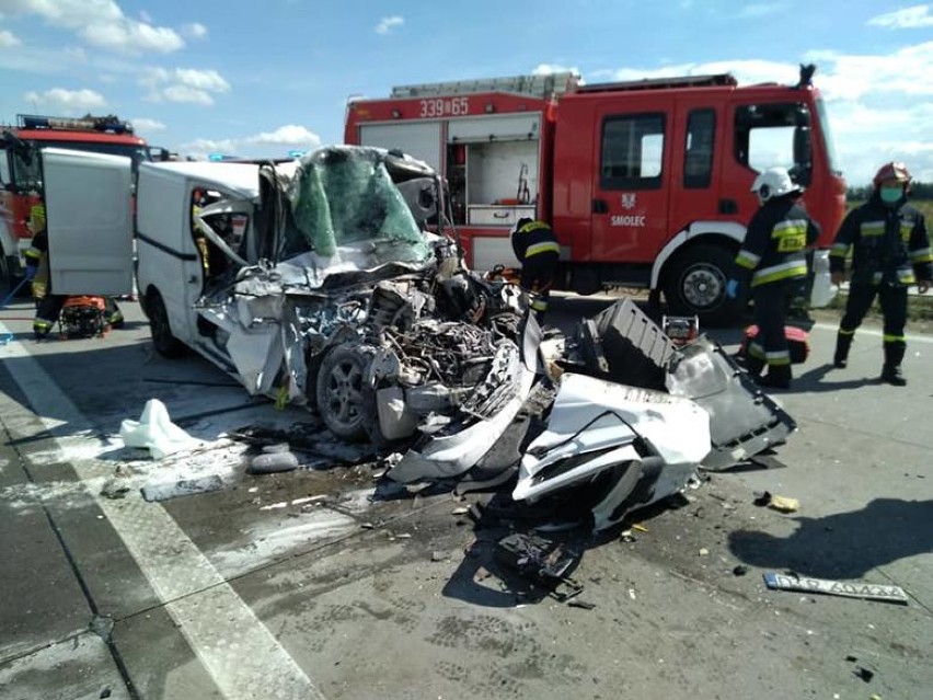 W zderzeniu z ciężarówką ranny został kierowca busa