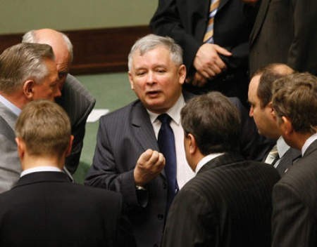 Czas na nową lustrację. Premier Jarosław Kaczyński podczas wczorajszego posiedzenia Sejmu. Fot. Rafa Guz / Fotorzepa