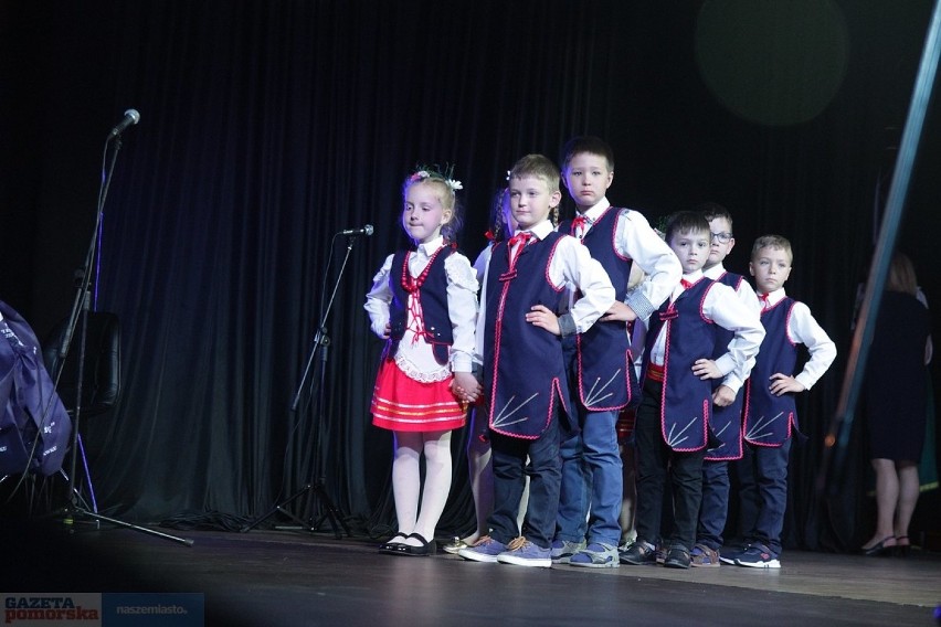 Na kujawską nutę - przegląd dziecięcych grup tanecznych w Centrum Kultury Browar B. we Włocławku [zdjęcia]