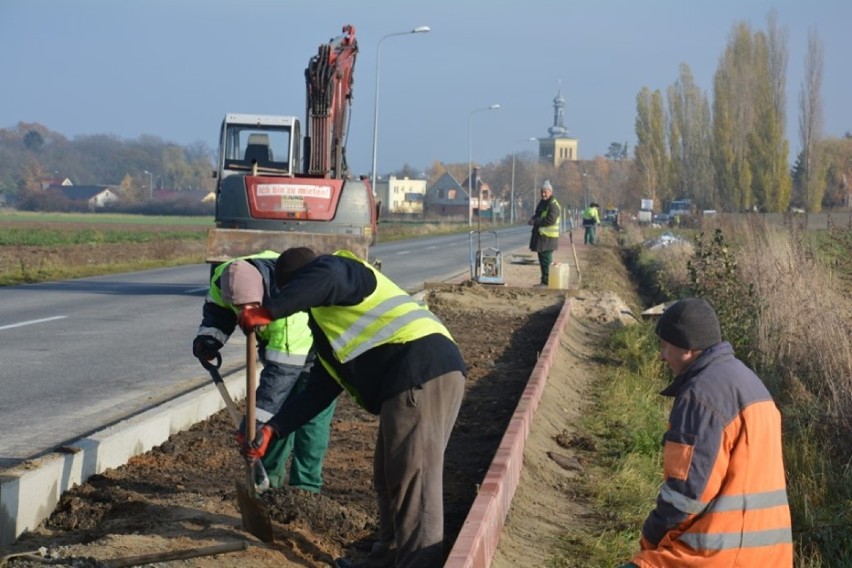 Inwestycja w Kowalewie. Ciąg dalszy chodnika w stronę Fabianowa