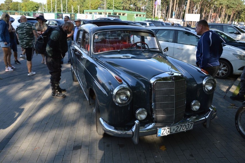 Piękne gabloty, motoryzacyjne zabytki. Goleniowskie klasyki