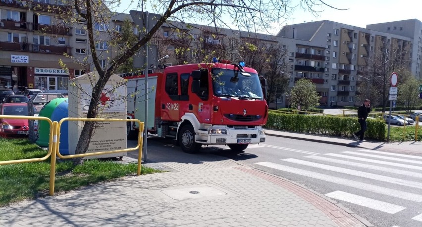 Tragedia w Chorzowie: Młody pracownik spadł z rusztowania. Nie żyje. Lądował helikopter LPR [ZDJĘCIA]