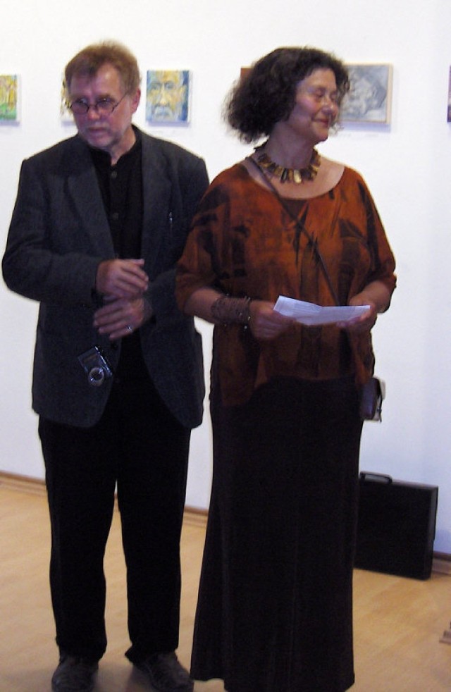 Artyści Hanna i Ralph Siebenborn podczas otwarcia wystawy.