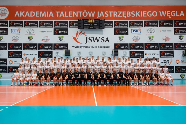 W poprzednim sezonie juniorzy, juniorzy młodsi i młodzicy Akademii Talentów Jastrzębskiego Węgla sięgnęli kolejno po: złoto, srebro i brąz Mistrzostw Polski.