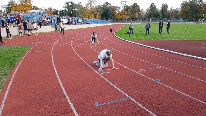 Podstawówki z Oleśnicy i okolic rywalizowały w zawodach lekkoatletycznych