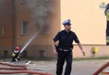 Policjanci z Lęborka ratowali ludzi z pożaru na Mieszka