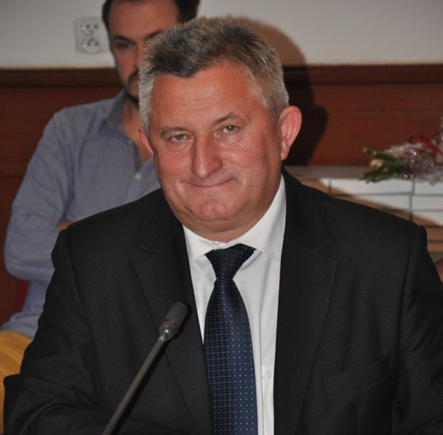 Podwyżka pensji dla burmistrza Zbigniewa Suchyty została uchwalona na ostatniej sesji Rady Miejskiej