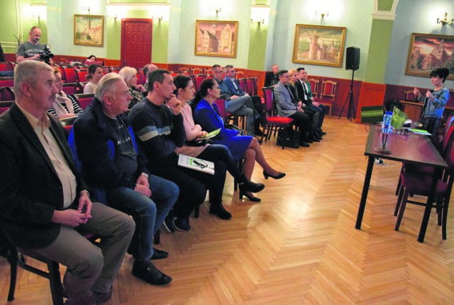 Gdyby nie członkowie sotwarzyszenia Eko Lubusz na sali nie byłoby zaledwie kilka osób